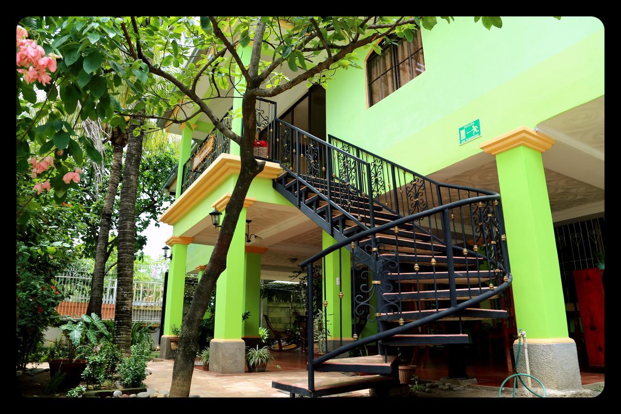 Hostal San Antonio León Exteriör bild