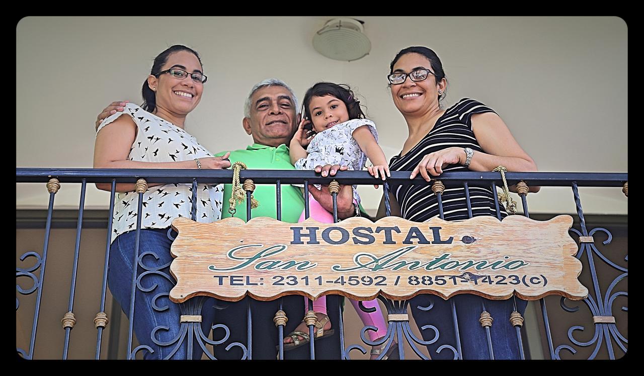 Hostal San Antonio León Exteriör bild