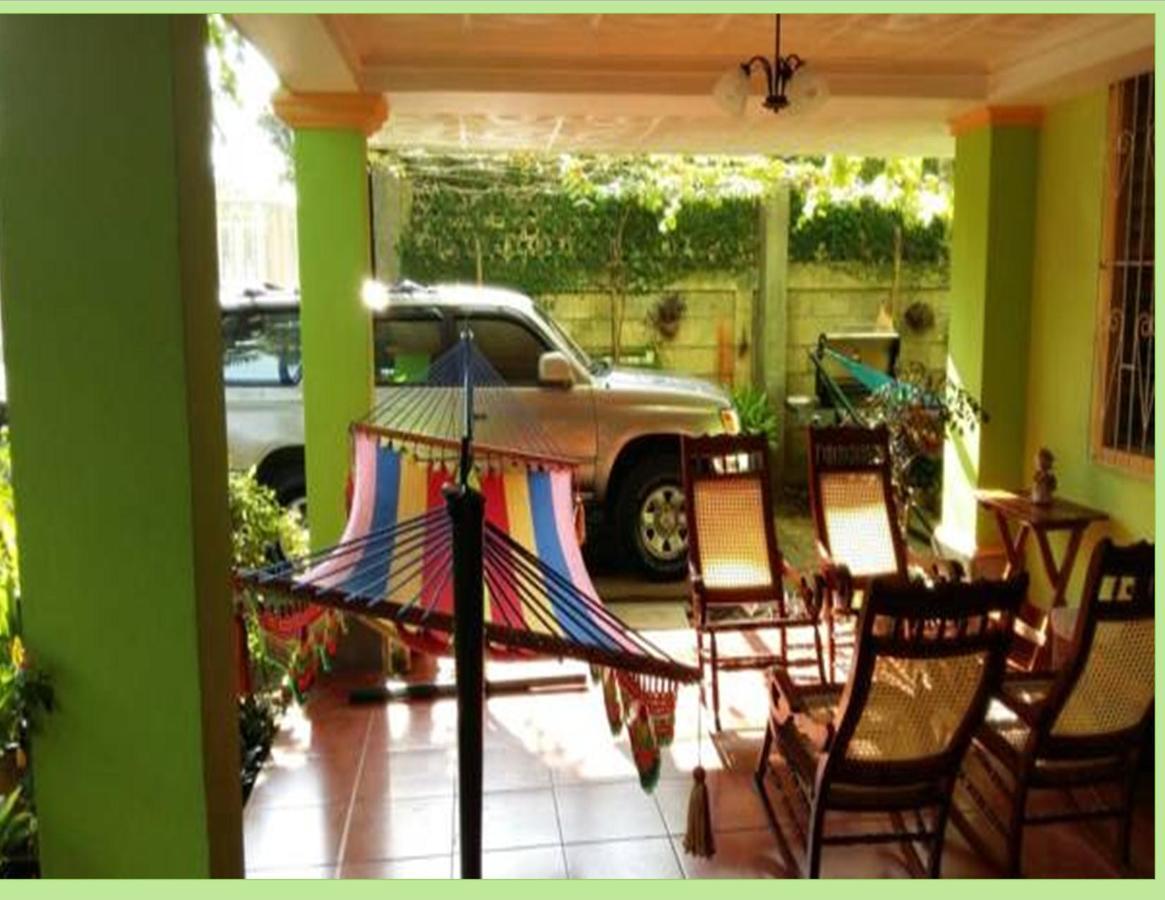 Hostal San Antonio León Exteriör bild