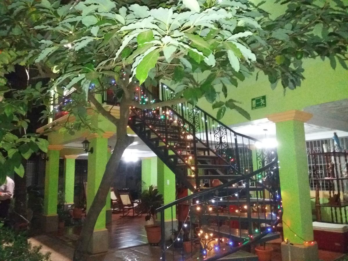 Hostal San Antonio León Exteriör bild