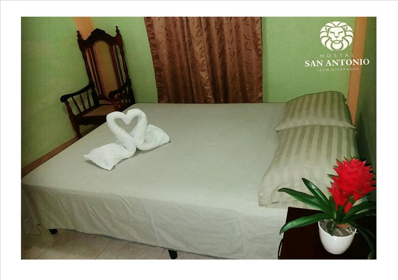 Hostal San Antonio León Exteriör bild