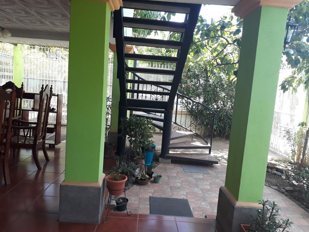 Hostal San Antonio León Exteriör bild